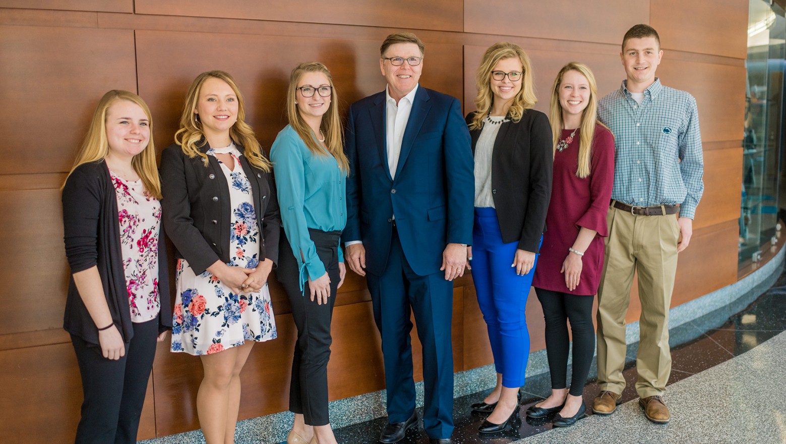 Chris Policinski is flanked by the Land O&#039;Lakes Global Food Challenge Emerging Leaders from across the country, who participated in the 2018 Planet Forward Summit.